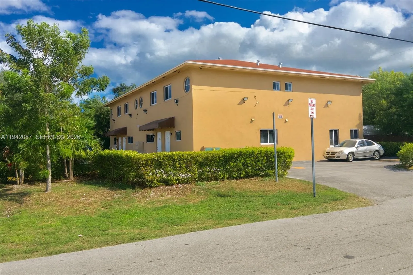 for sale at 16585 NE 3 AVE, Miami FL 33162