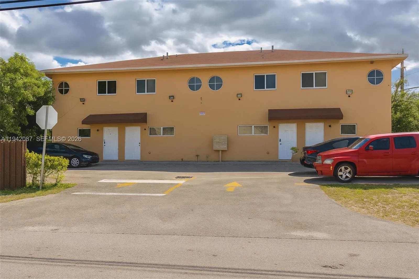 16585 NE 3 AVE, Miami FL 33162