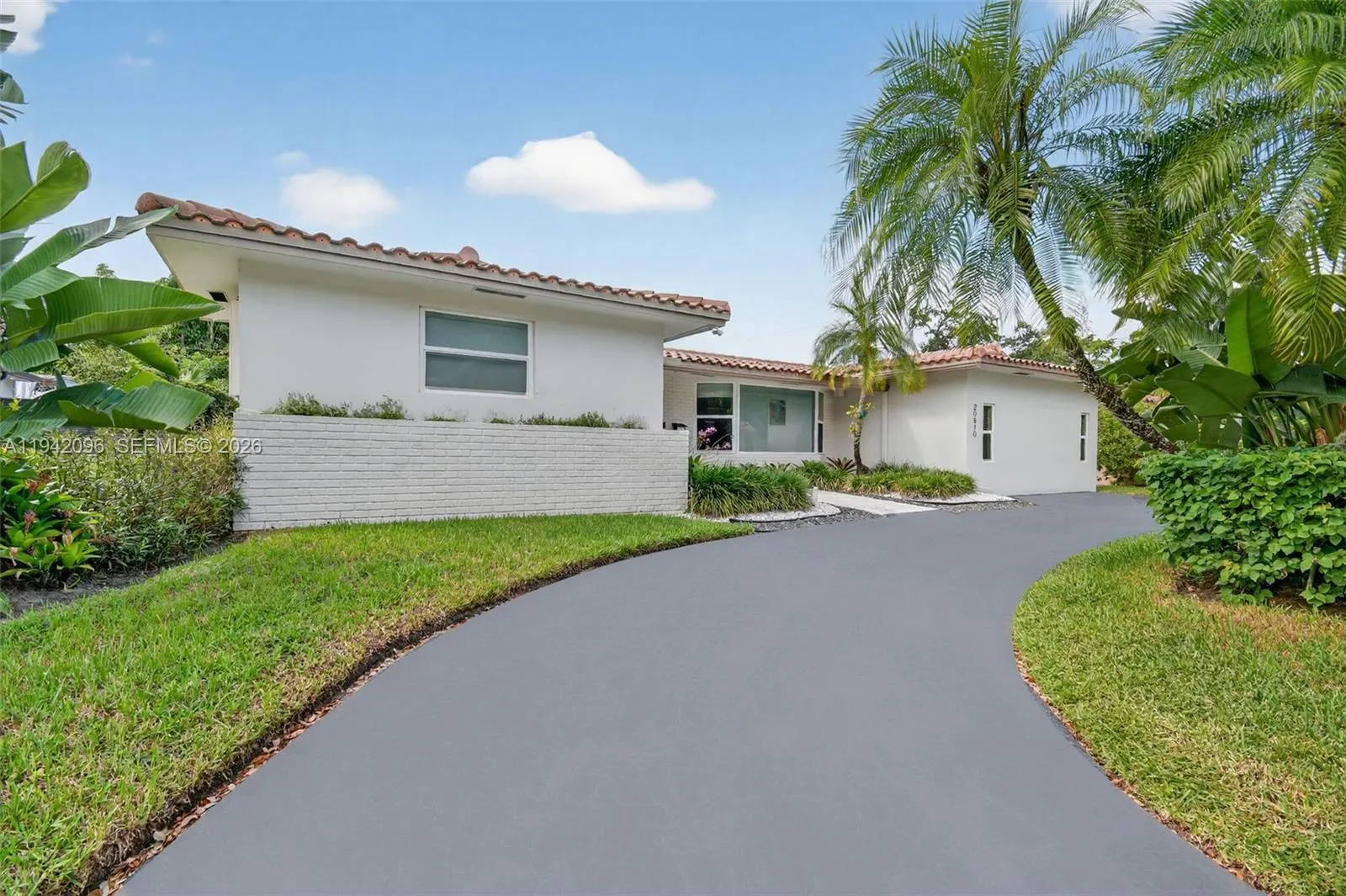 3 bedroom 3 bath for sale at 20610 NE 22nd Ct, Miami FL 33180
