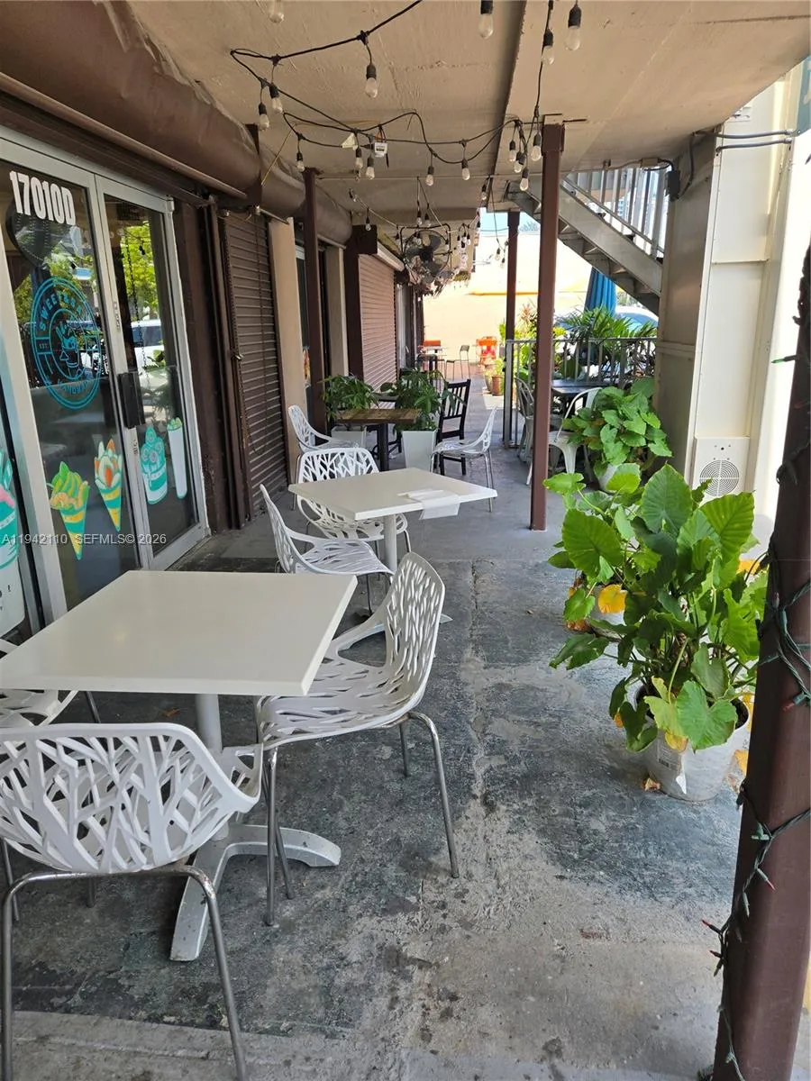 17010 #D W Dixie Hwy, North Miami Beach FL 33160