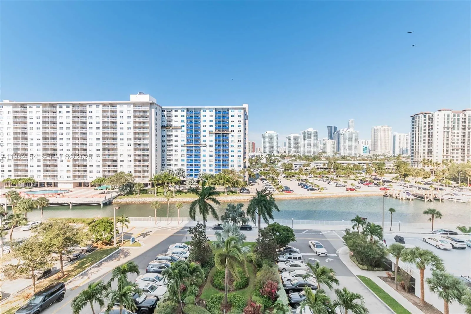 500 Bayview Dr # 617, Sunny Isles Beach FL 33160