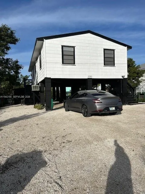 3 bedroom 3 bath for sale at 74 Pelican Ln, Big Pine FL 33043