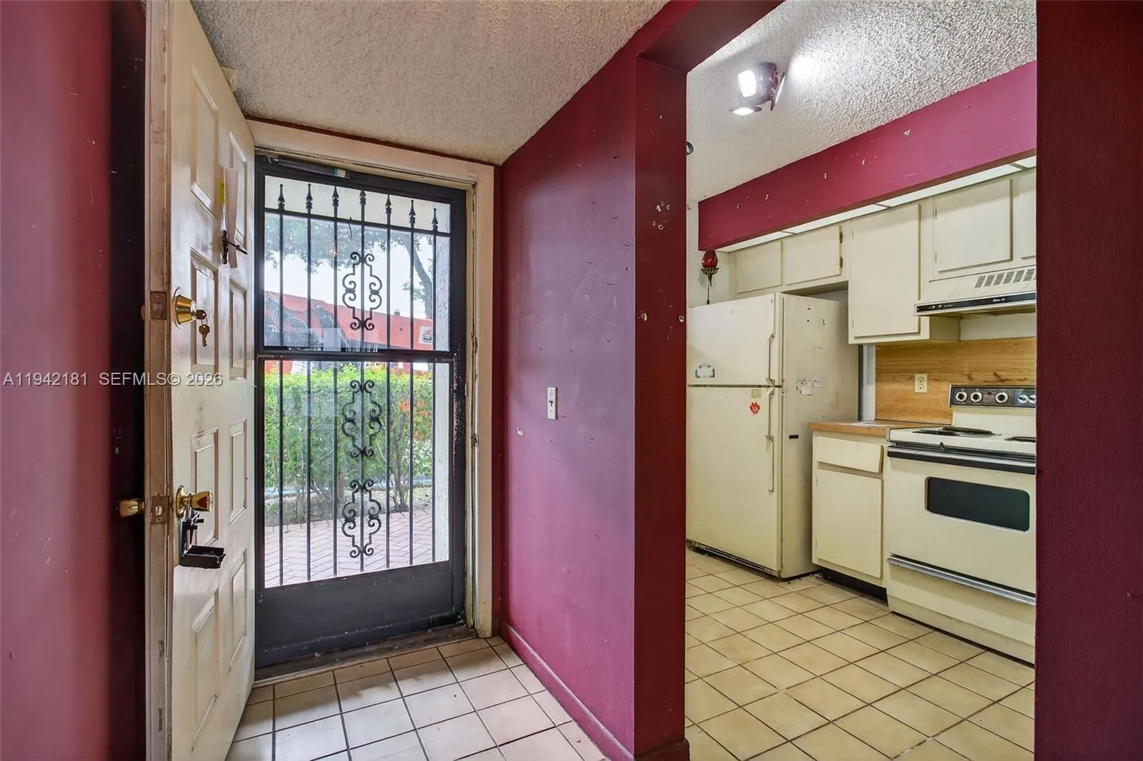 114 Lake Emerald Dr # 104, Oakland Park FL 33309