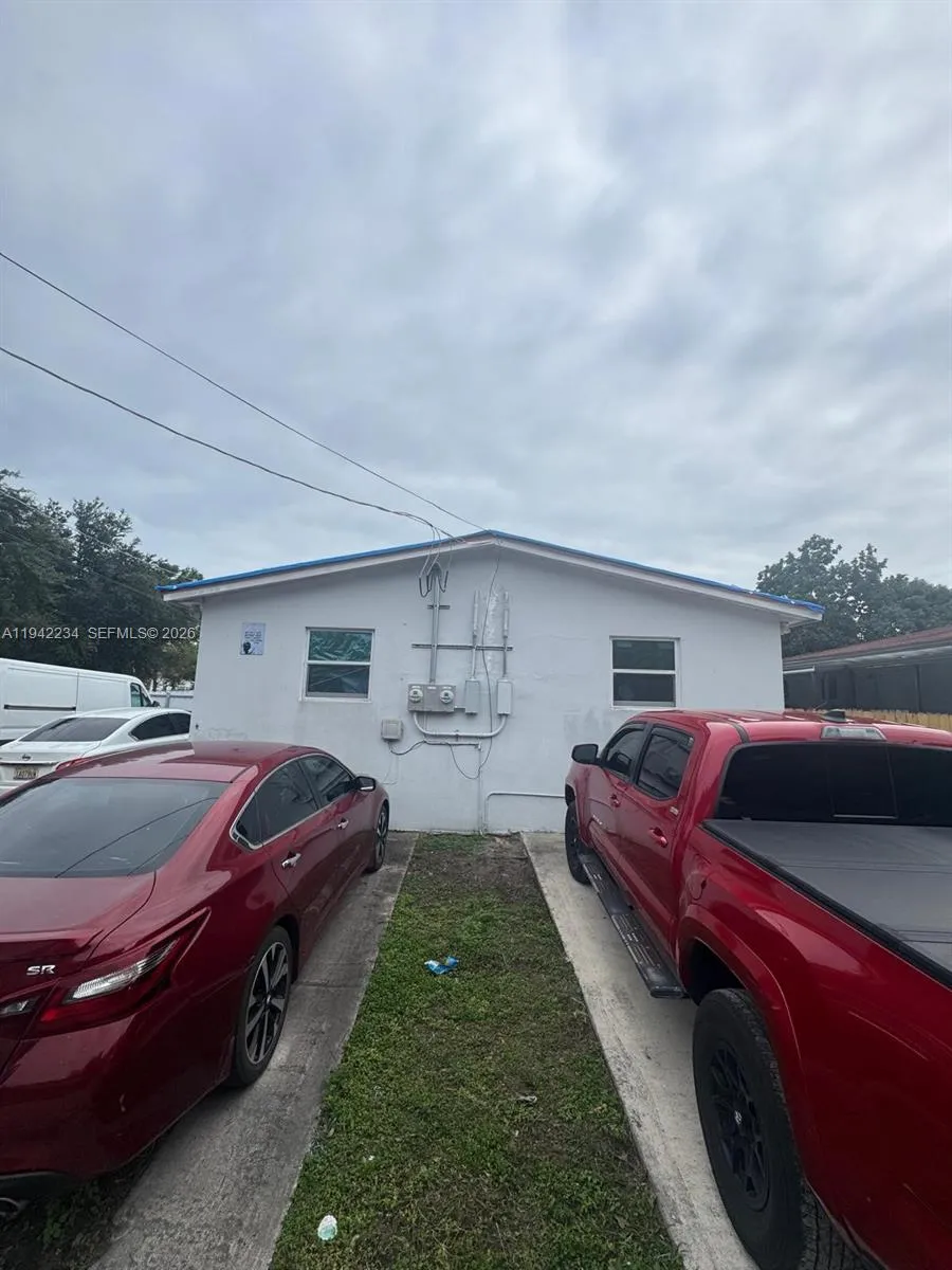 5752 NW 1st Ave, Miami FL 33127