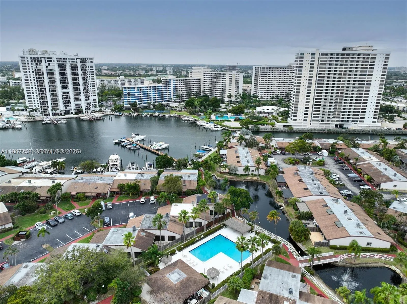 2753 S Parkview Dr, Hallandale Beach FL 33009