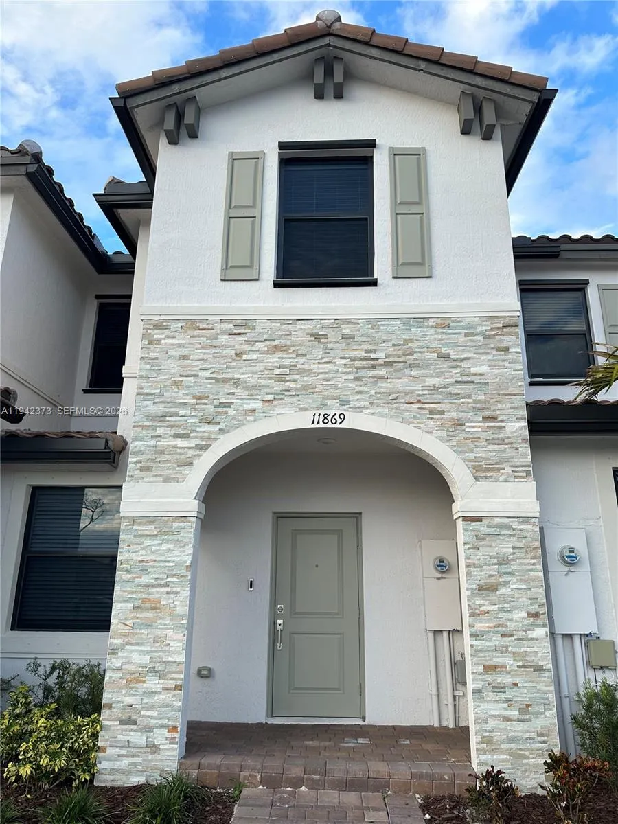 3 bedroom 2 bath for sale at 11869 SW 246th Ter, Homestead FL 33032