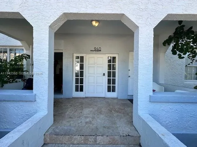 2 bedroom 1 bath for sale at 940 7th St # 940D, Miami Beach FL 33139