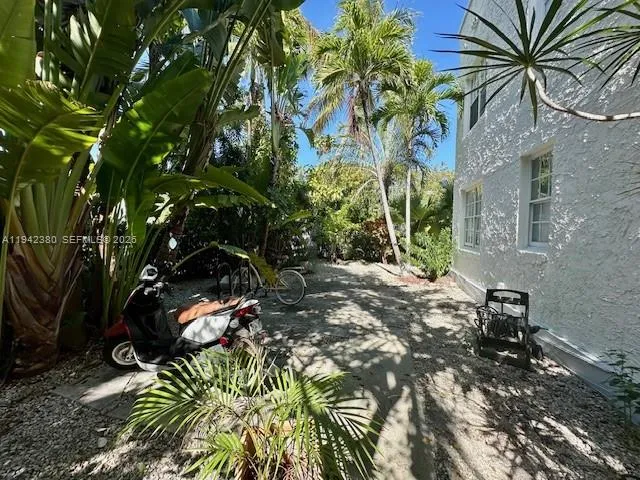 940 7th St # 940D, Miami Beach FL 33139