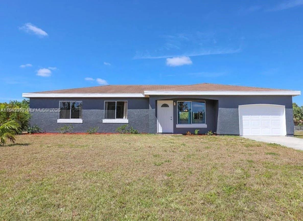 250 SW Homeland Rd, Port St. Lucie FL 34953