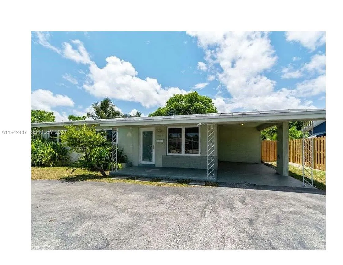 3 bedroom 2 bath for sale at 2917 NW 9th Ave, Wilton Manors FL 33311