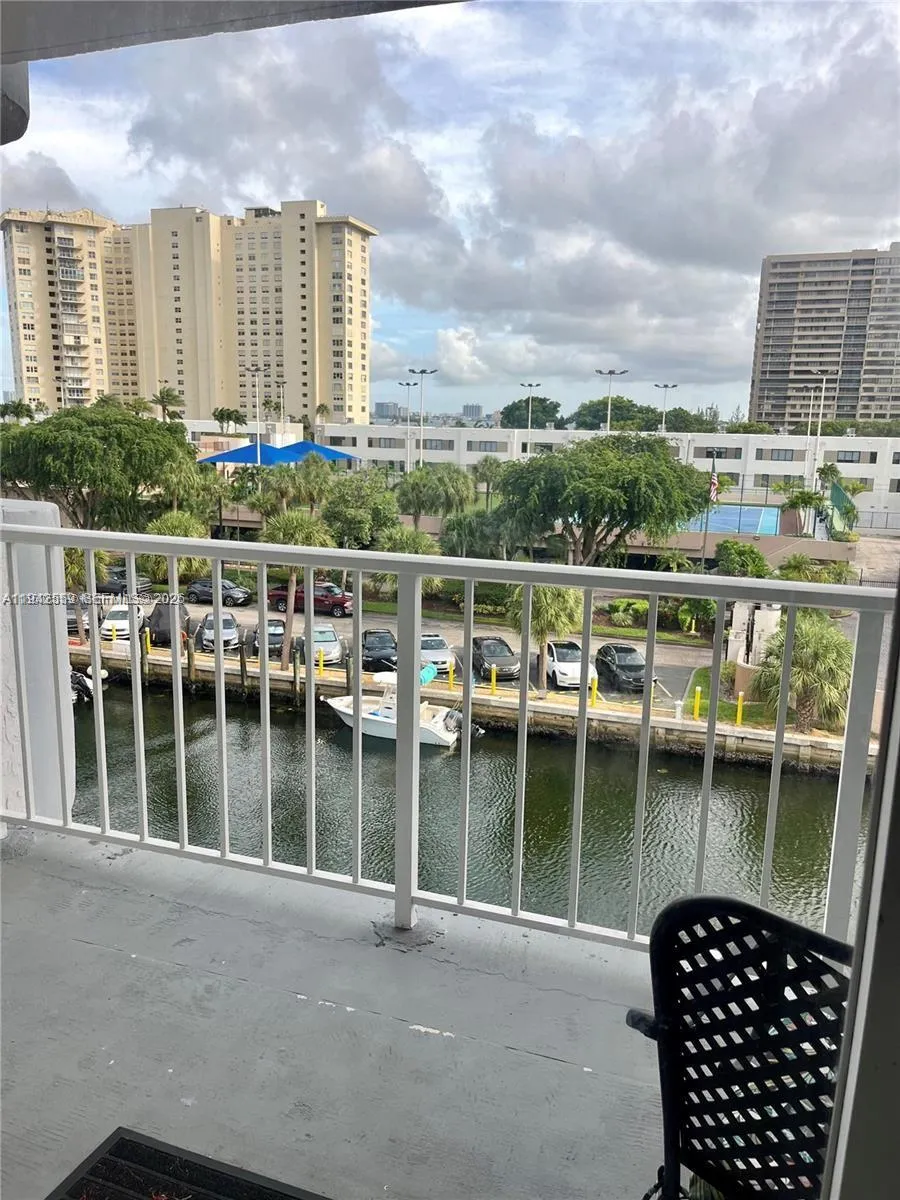 1650 NE 115th St # 507, Miami FL 33181