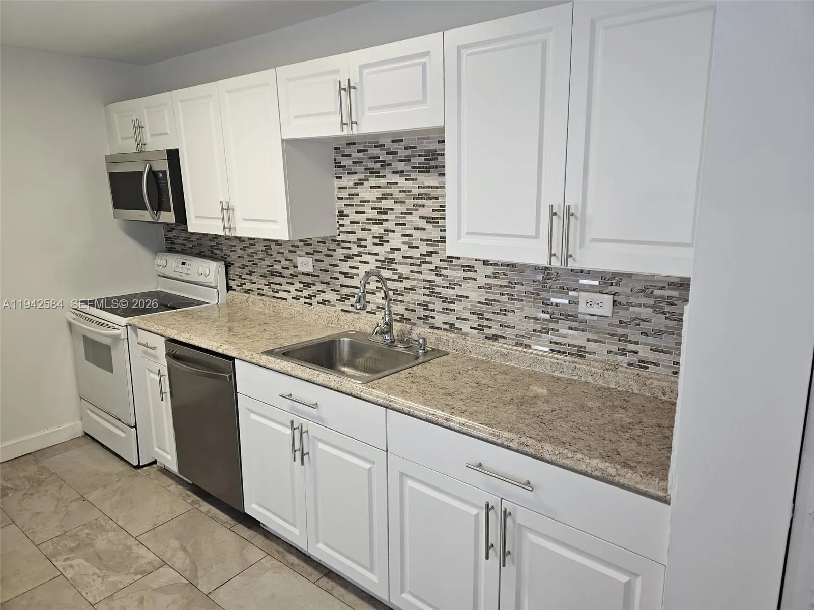 7135 Collins Ave # 1011, Miami Beach FL 33141
