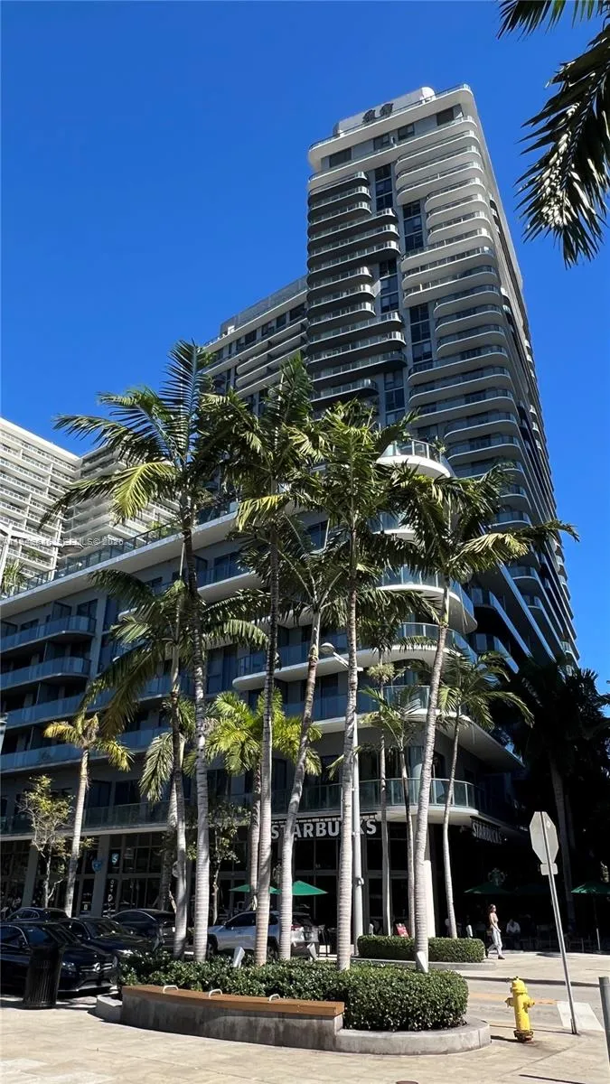 1 bedroom 1 bath for sale at 121 NE 34th St # 1103, Miami FL 33137