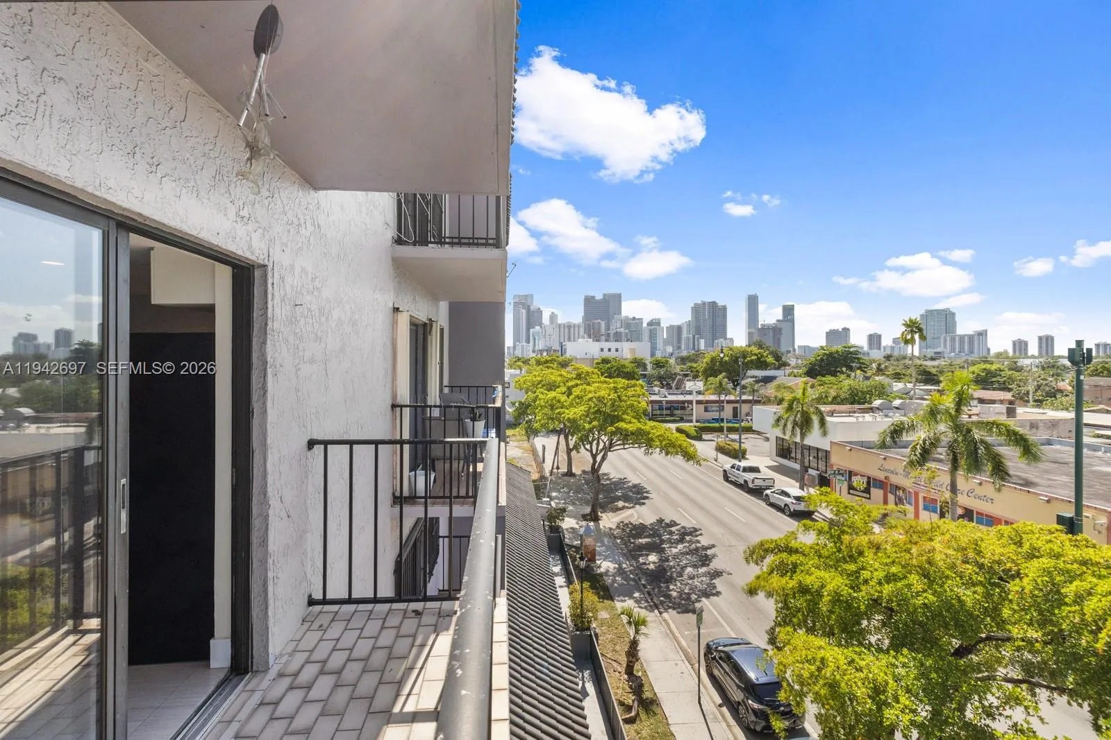 2 bedroom 2 bath for rent at 777 SW 9th Ave # 413, Miami FL 33130