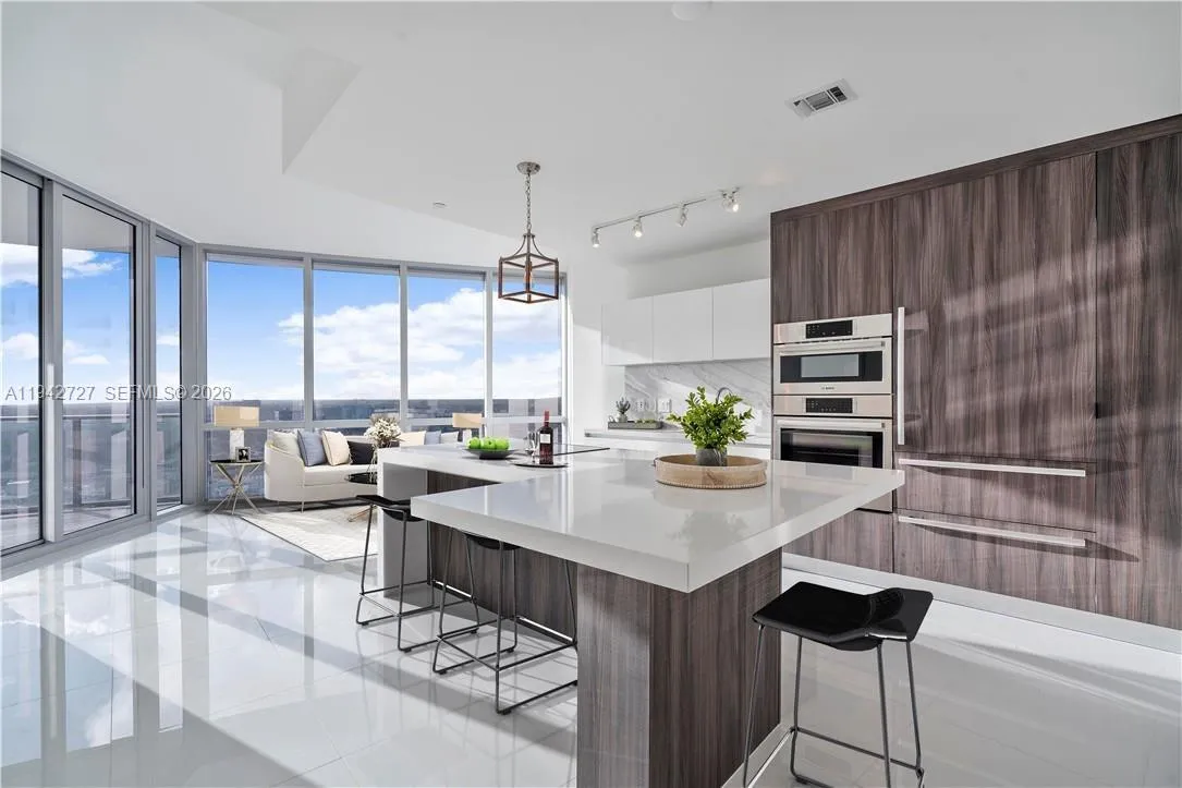851 NE 1st Ave # 2904, Miami FL 33132