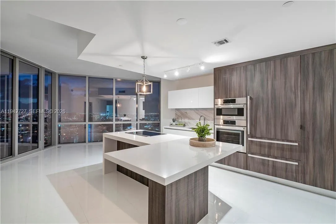 851 NE 1st Ave # 2904, Miami FL 33132