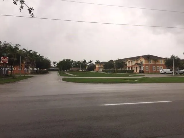 10852 SW 240th St, Homestead FL 33032