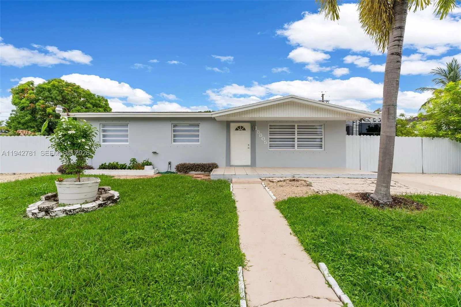 4 bedroom 3 bath for sale at 15805 SW 300th Ter, Homestead FL 33033