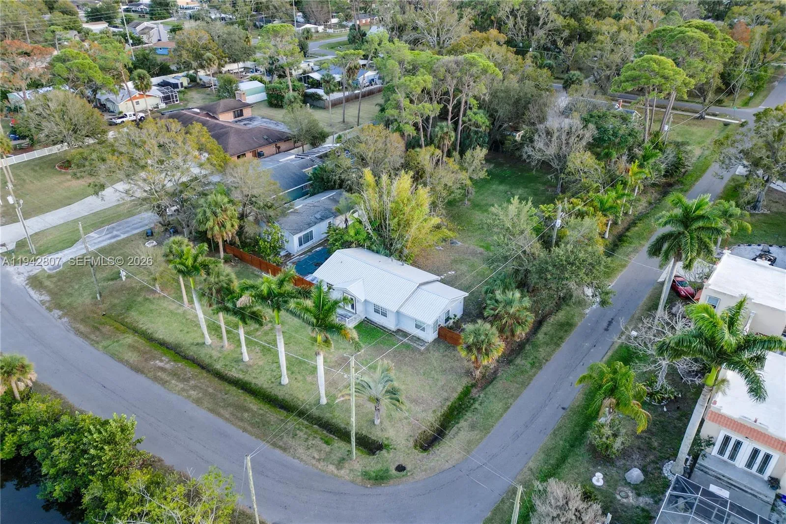 2 bedroom 1 bath for sale at 302 5th St SW, Other City - In The State Of Florida FL 33570