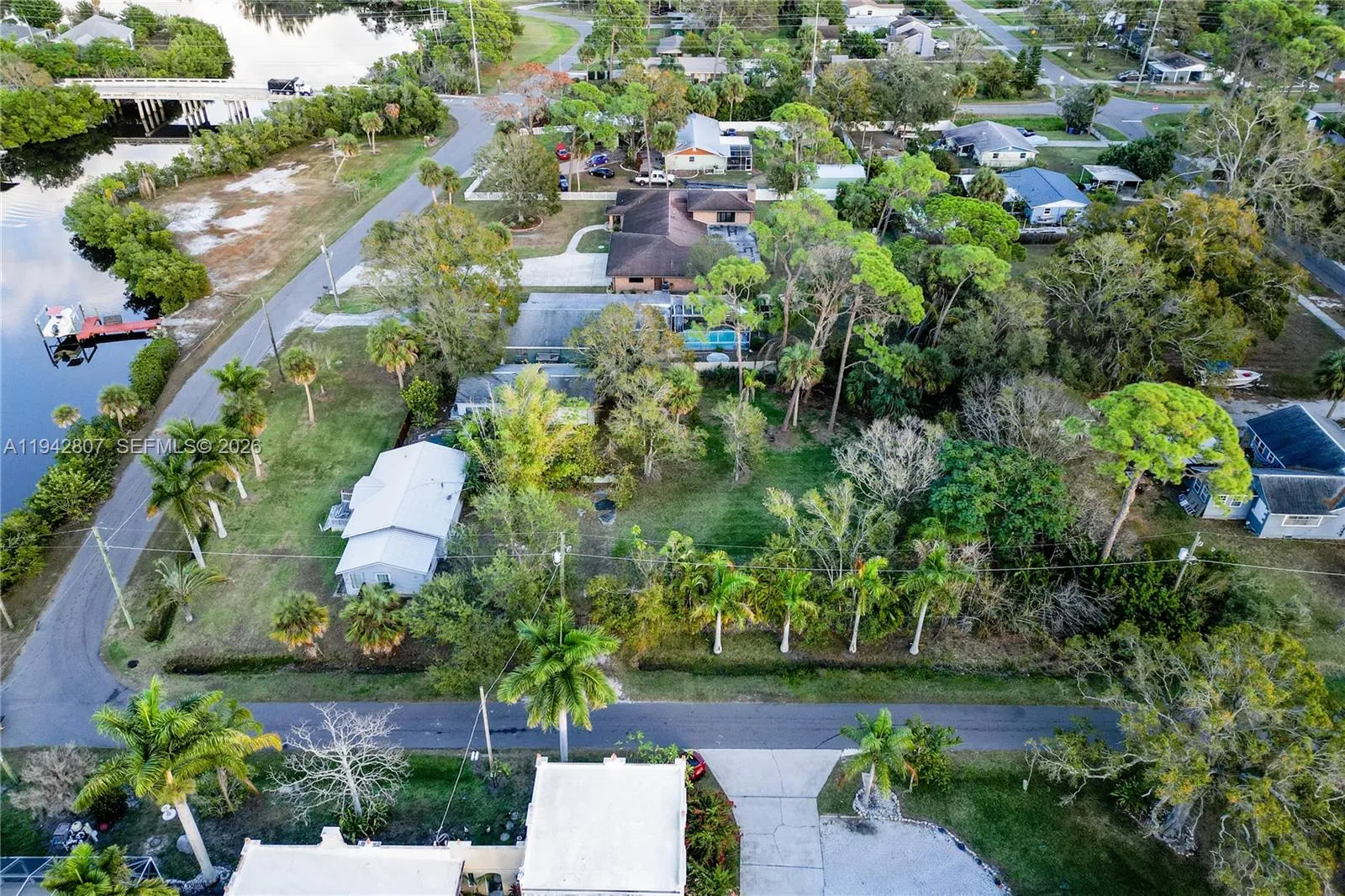 302 5th St SW, Other City - In The State Of Florida FL 33570