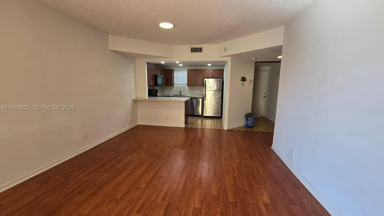 1 bedroom 1 bath for sale at 8290 Lake Dr # 508, Doral FL 33166