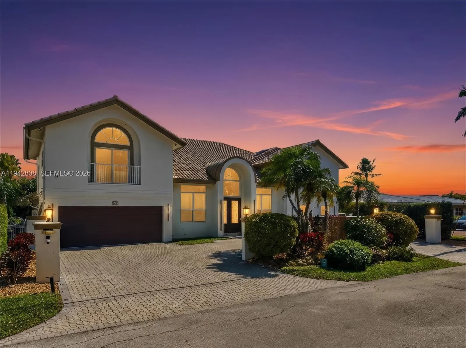 4 bedroom 5 bath for sale at 4130 NE 23rd Ave, Lighthouse Point FL 33064