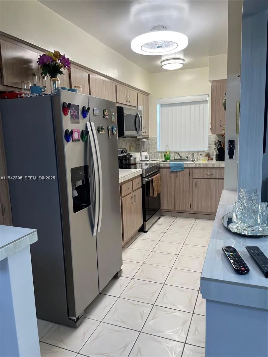 1 bedroom 1 bath for sale at 181 NE 14th Ave # 23B, Hallandale Beach FL 33009