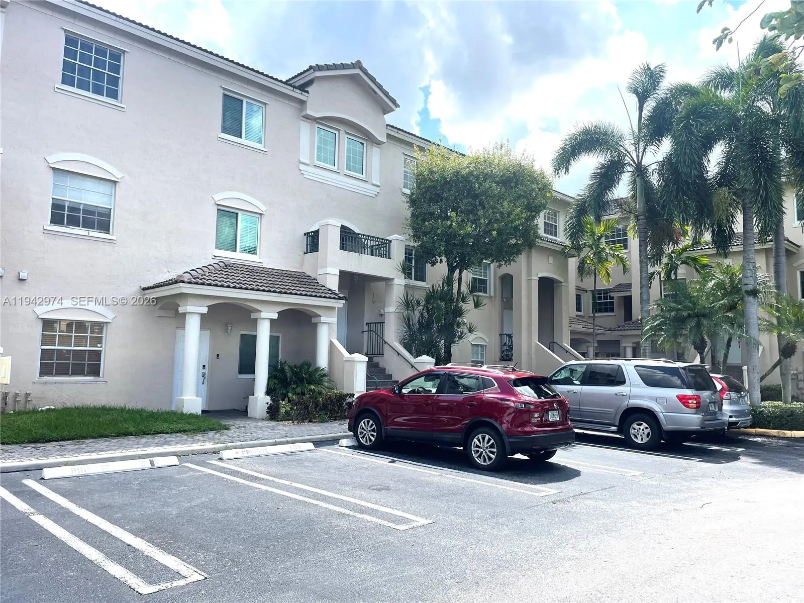 3 bedroom 2 bath for sale at 5640 NW 115th Ct # 208, Doral FL 33178