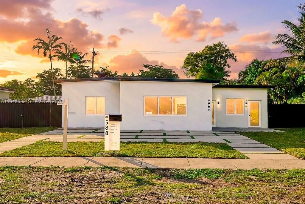 5 bedroom 4 bath for sale at 588 Palmetto Dr, Miami Springs FL 33166