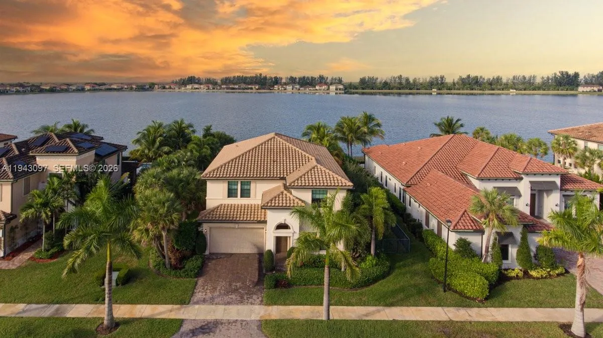 4 bedroom 5 bath for sale at 8725 Parkland Bay Dr, Parkland FL 33076