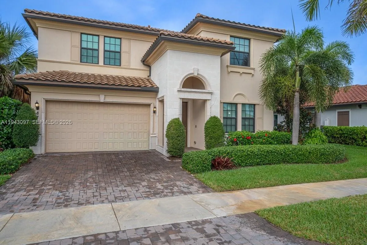 8725 Parkland Bay Dr, Parkland FL 33076