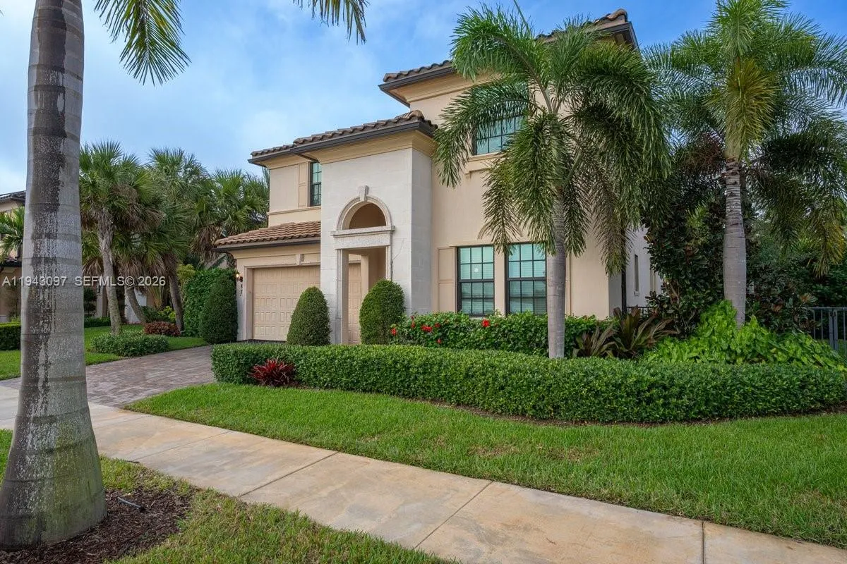 8725 Parkland Bay Dr, Parkland FL 33076