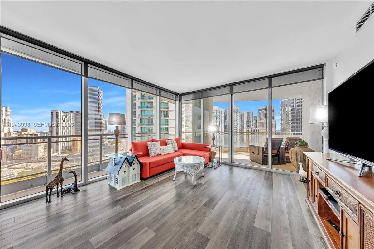 2 bedroom 2 bath for sale at 90 SW 3rd St # 2604, Miami FL 33130