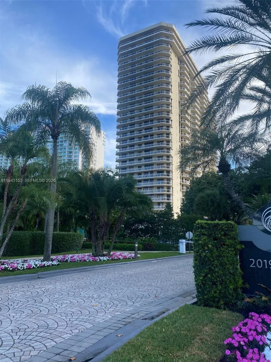 20191 E Country Club Dr # 911, Aventura FL 33180