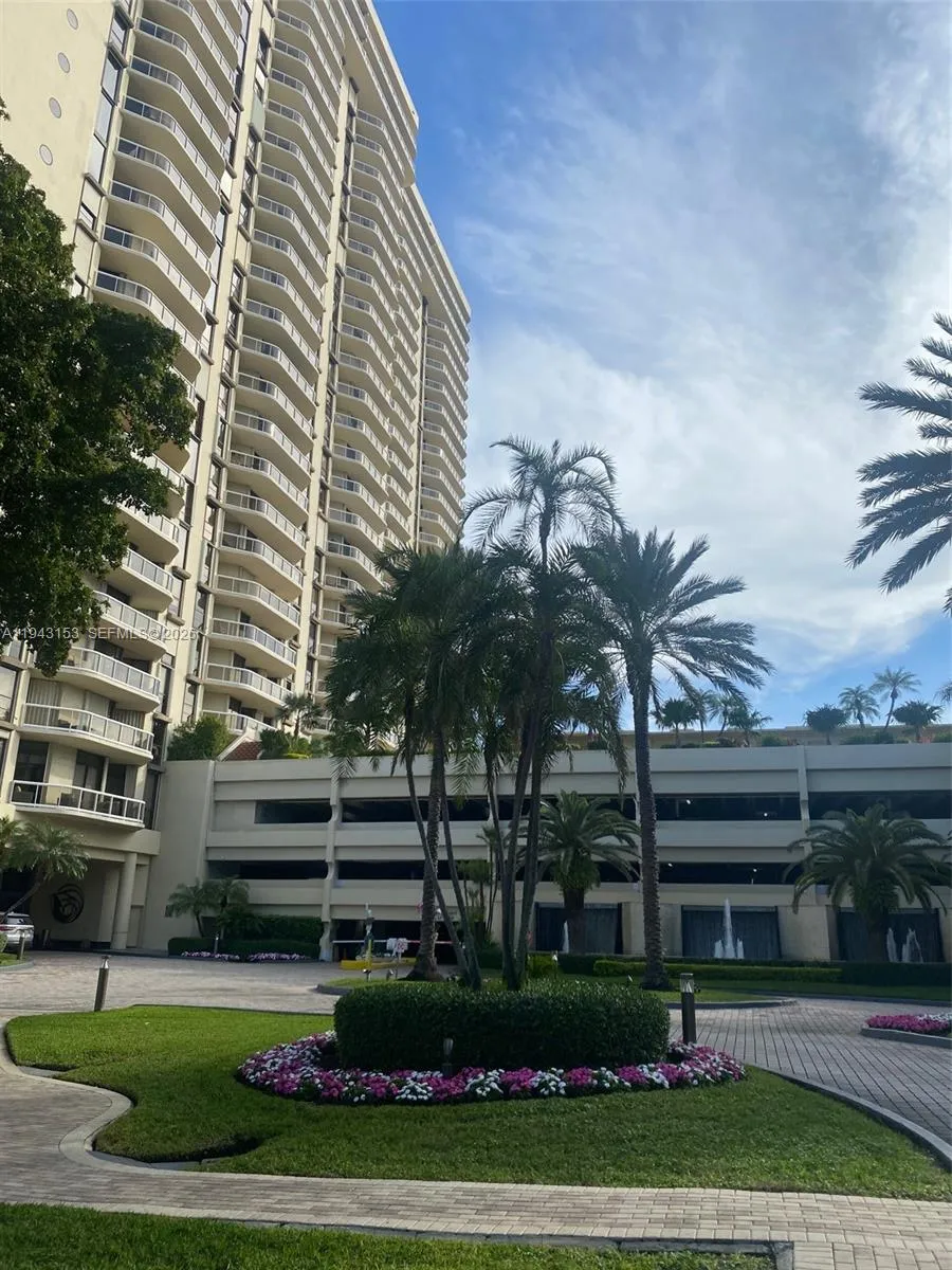 20191 E Country Club Dr # 911, Aventura FL 33180