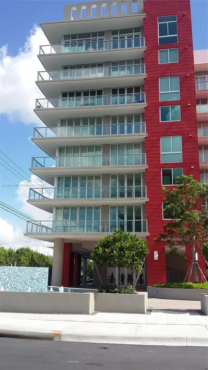 1 bedroom 1 bath for sale at 7875 NW 107th Ave # 812, Doral FL 33178