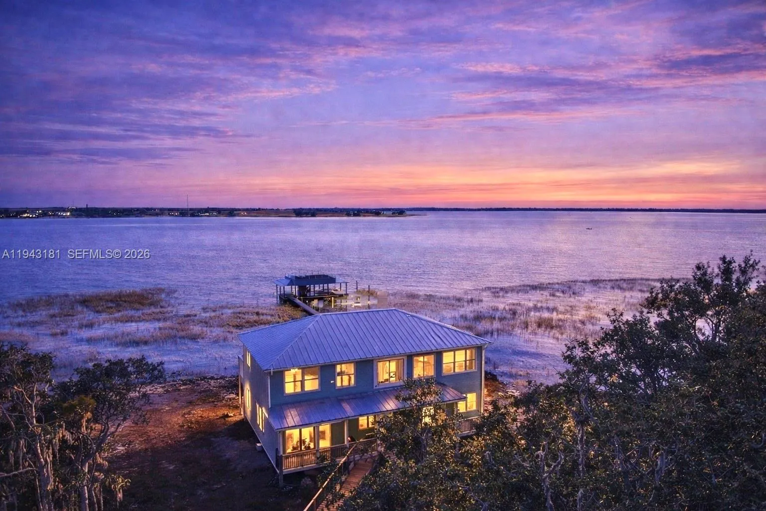 424 Lake Mirror Dr, Lake Placid FL 33852