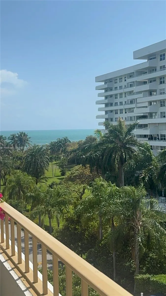 2 bedroom 2 bath for sale at 155 Ocean Lane Dr # 611, Key Biscayne FL 33149