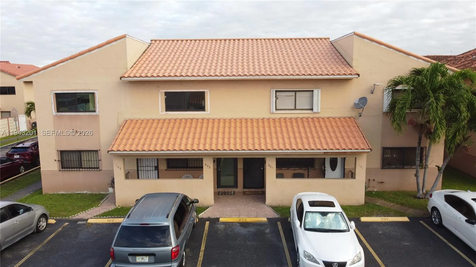 2 bedroom 2 bath for sale at 7801 W 29th Way # 102, Hialeah FL 33018