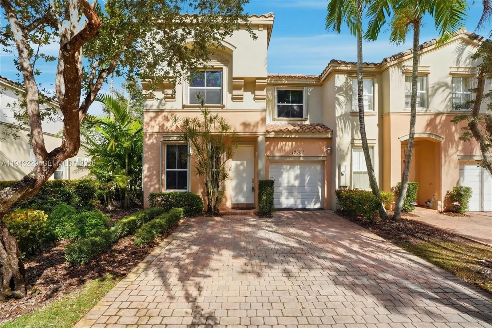 3 bedroom 2 bath for sale at 16367 SW 48th St, Miramar FL 33027