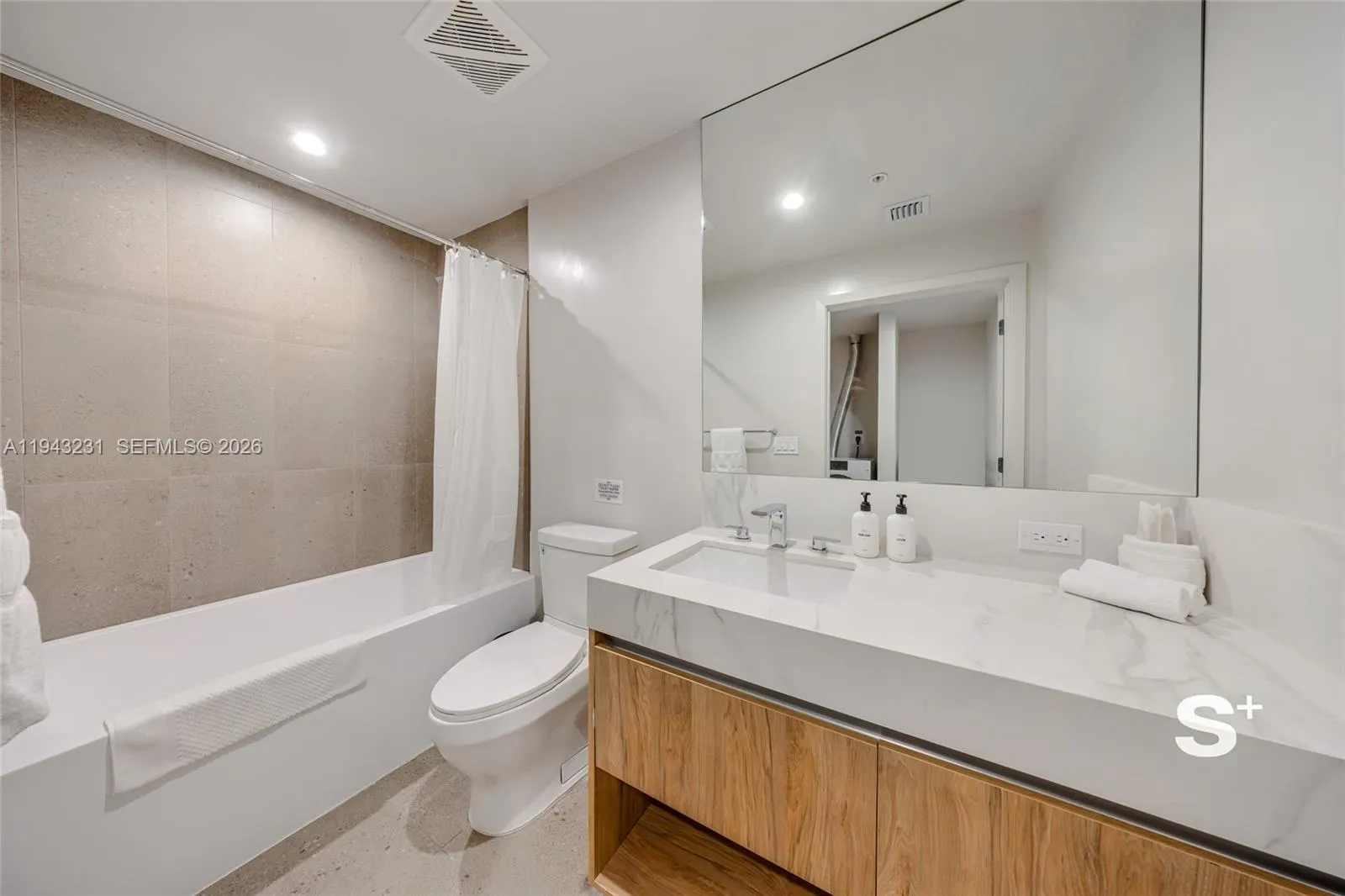 11 NE 6th St # 2307, Miami FL 33132
