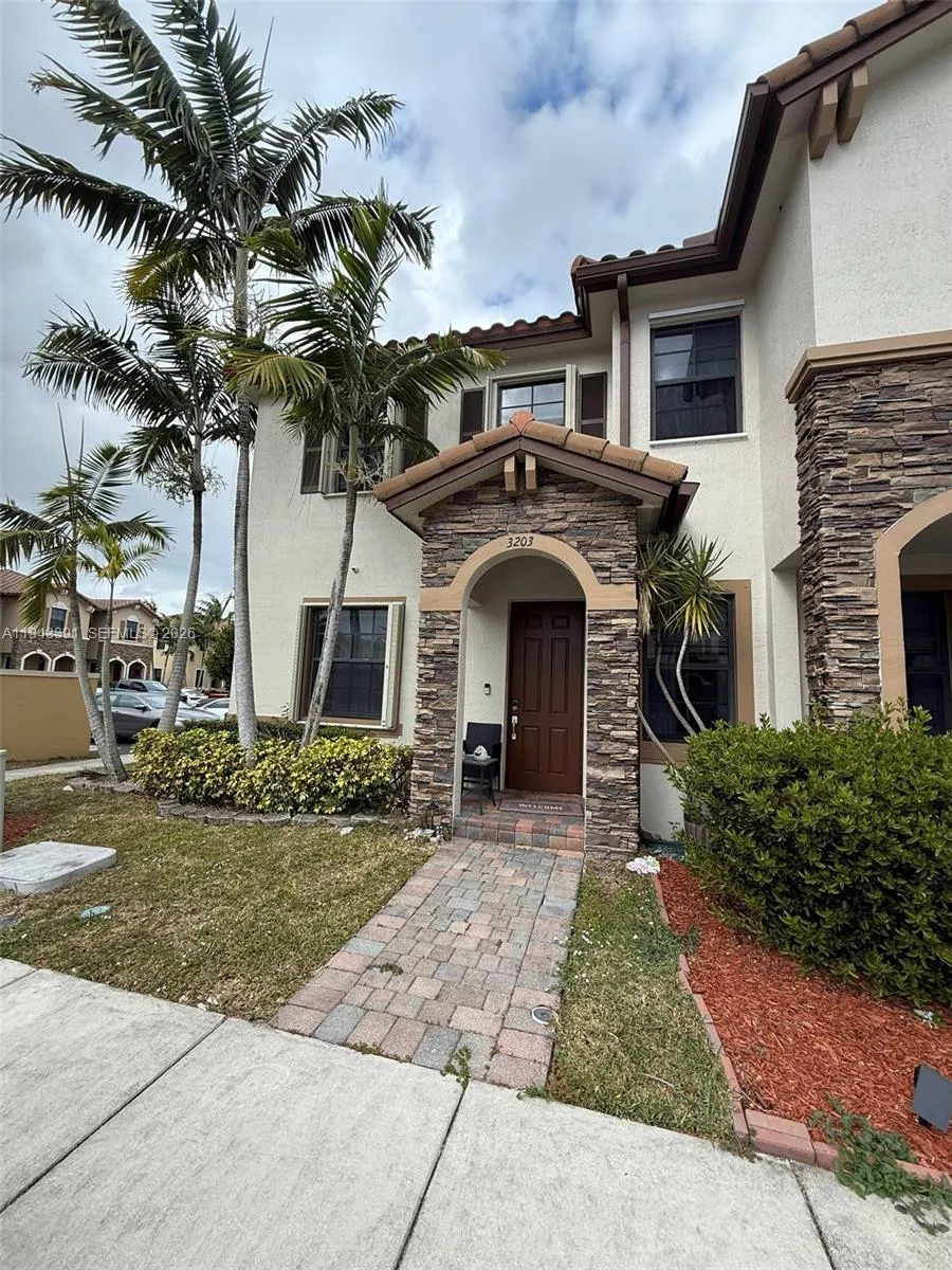2 bedroom 2 bath for sale at 3203 SE 7th St, Homestead FL 33033