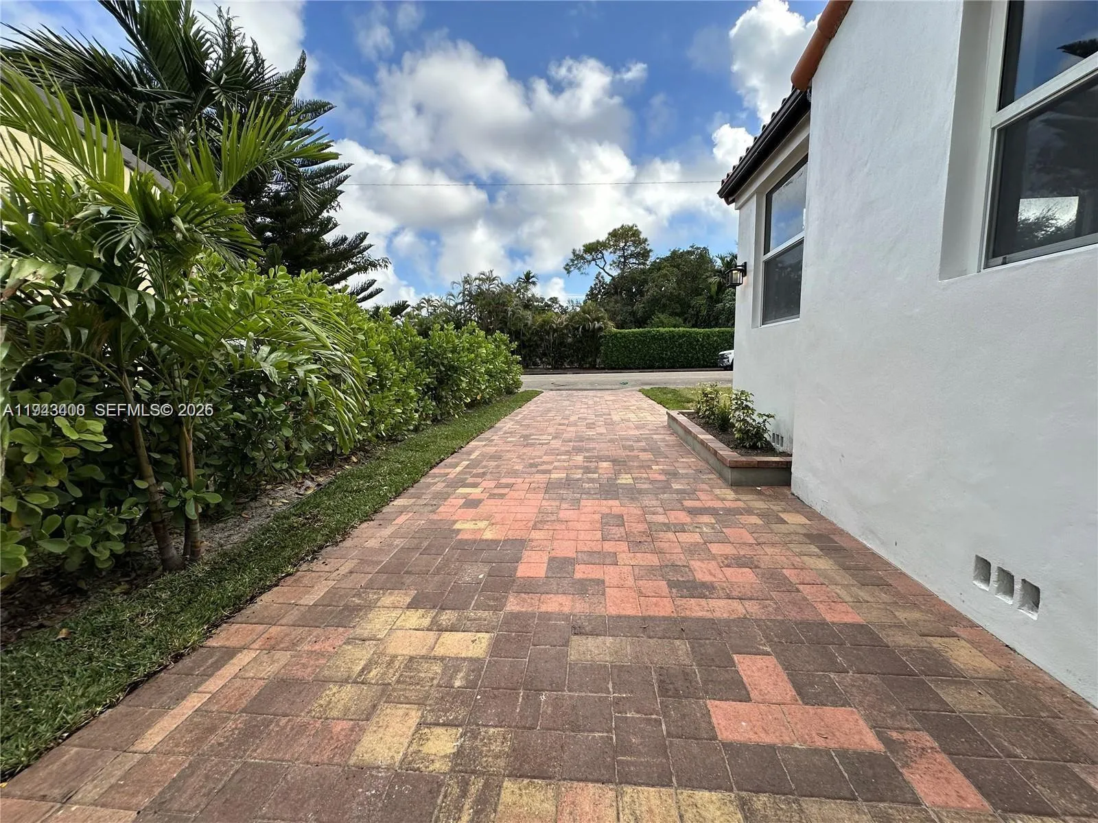 510 Boabadilla St, Coral Gables FL 33134