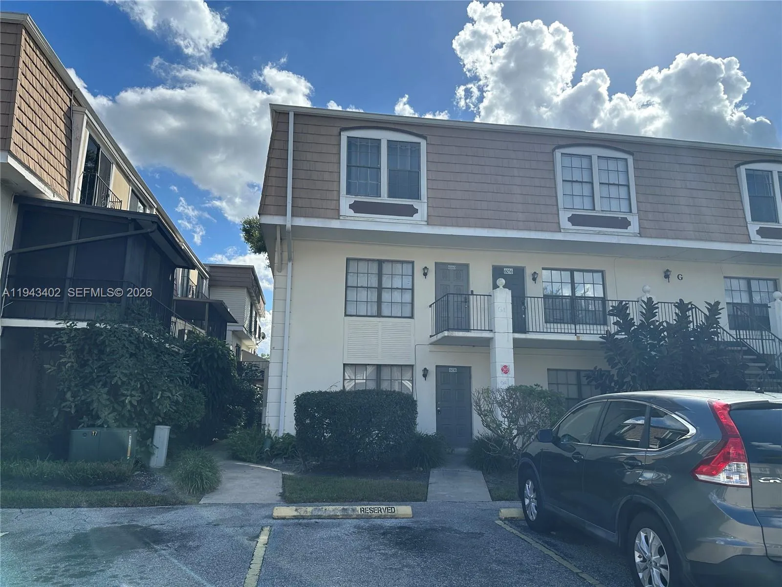 2 bedroom 2 bath for sale at 6060 Village Cir, Orlando FL 32822