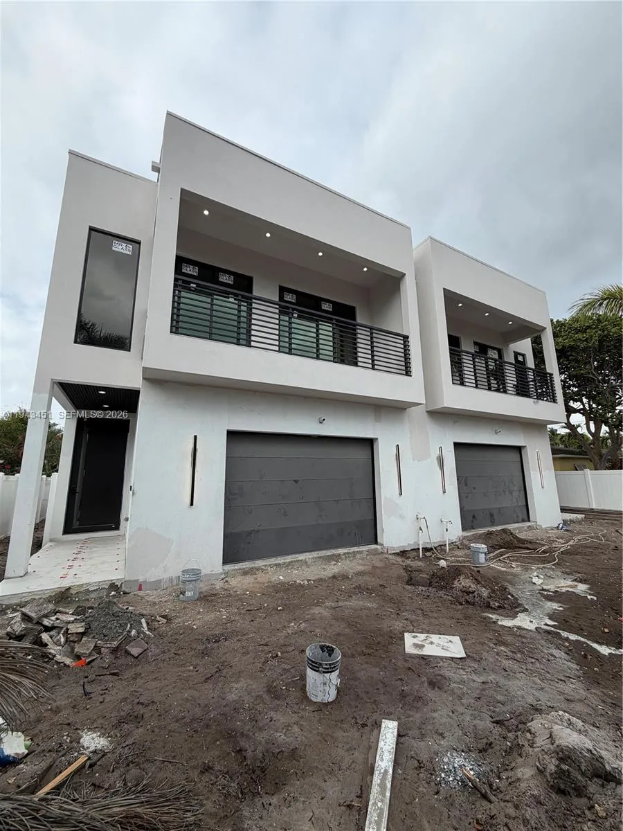 4 bedroom 3 bath for sale at 1135 NE 11th Ave, Fort Lauderdale FL 33304