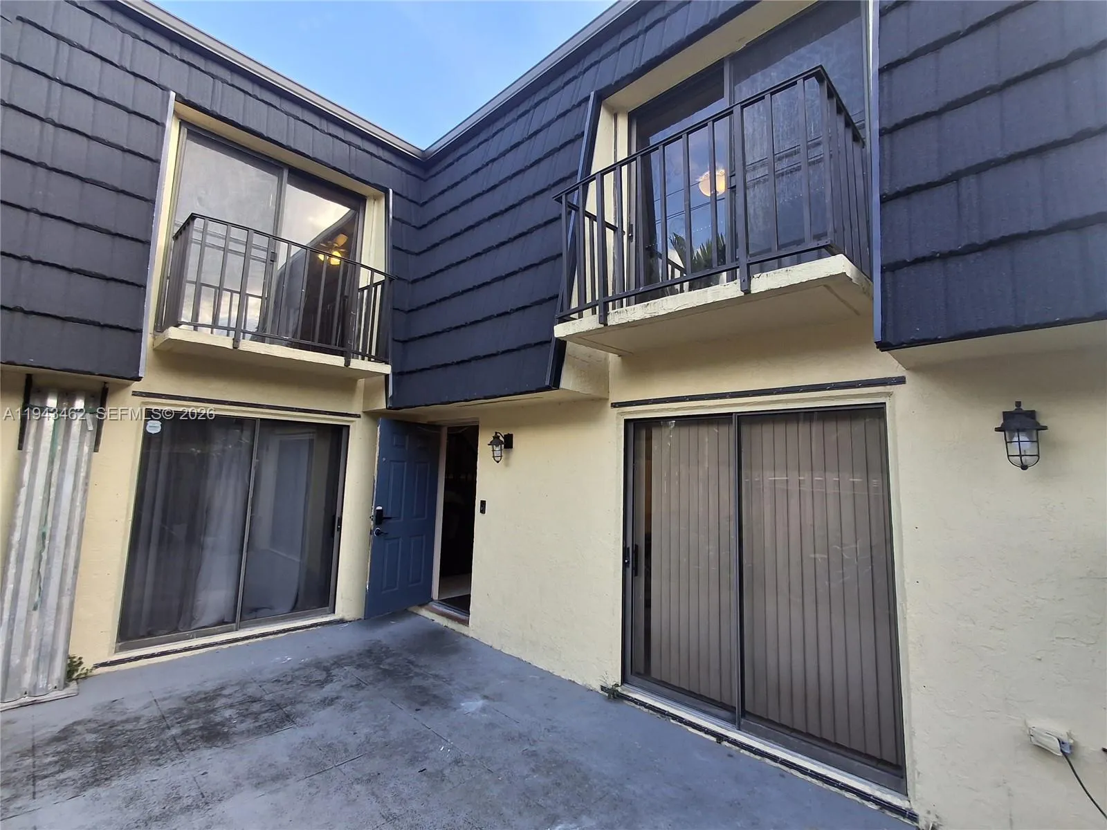 3 bedroom 2 bath for sale at 279 Woodland Rd, Palm Springs FL 33461