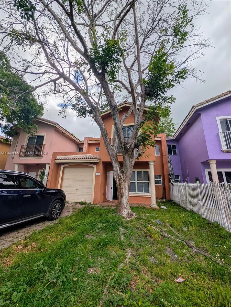 825 SW 6th Pl, Florida City FL 33034