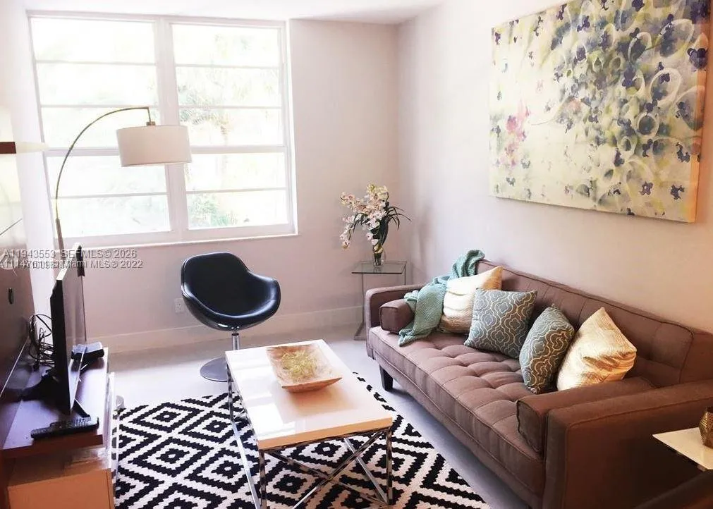 1 bath for sale at 100 Lincoln Rd # 426, Miami Beach FL 33139