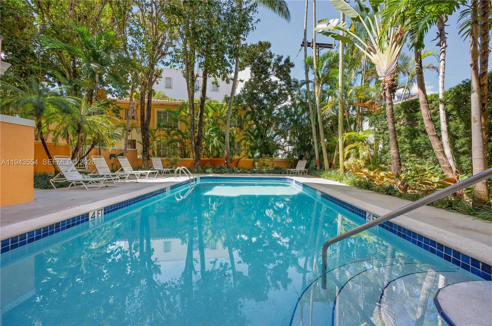 1 Alhambra Cir # 203, Coral Gables FL 33134