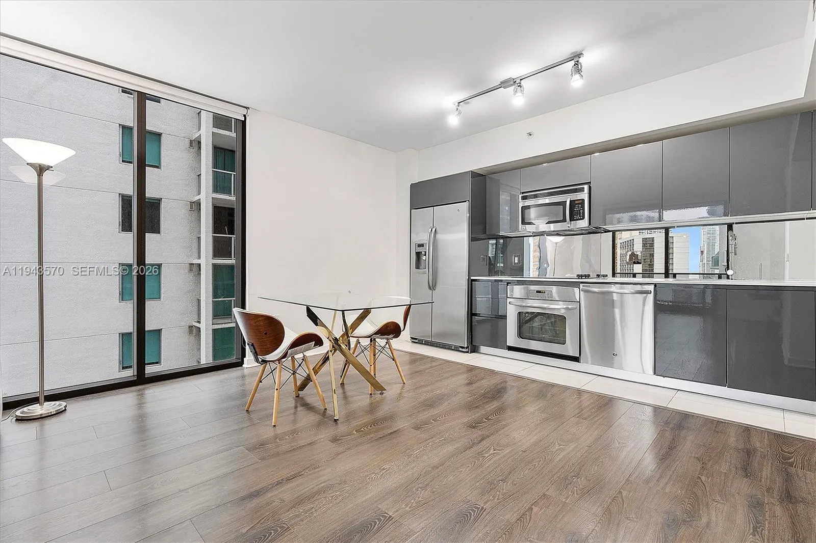 2 bedroom 2 bath for sale at 31 SE 6th St # 2008, Miami FL 33131